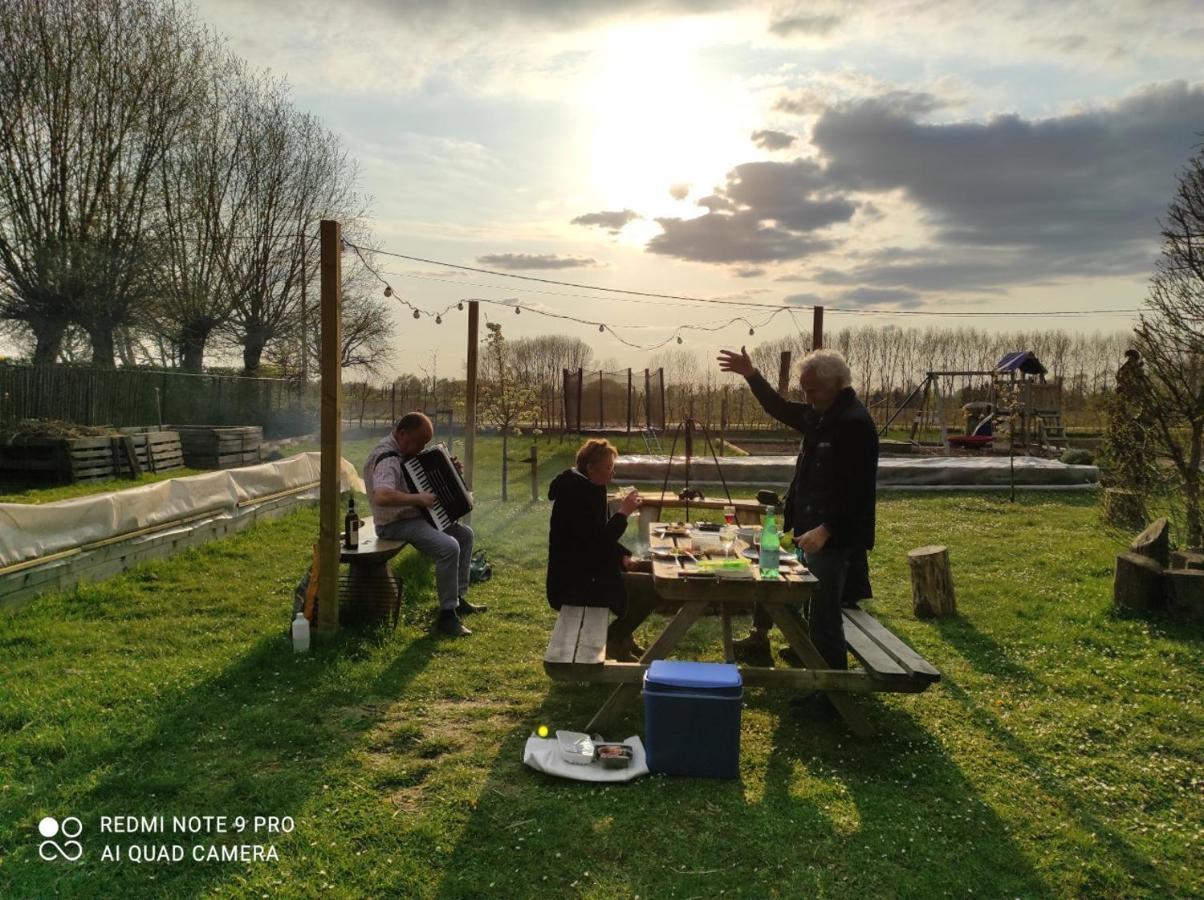 De Smishoeve Met Speelruimte, Dieren En Wellness Heers Exterior foto